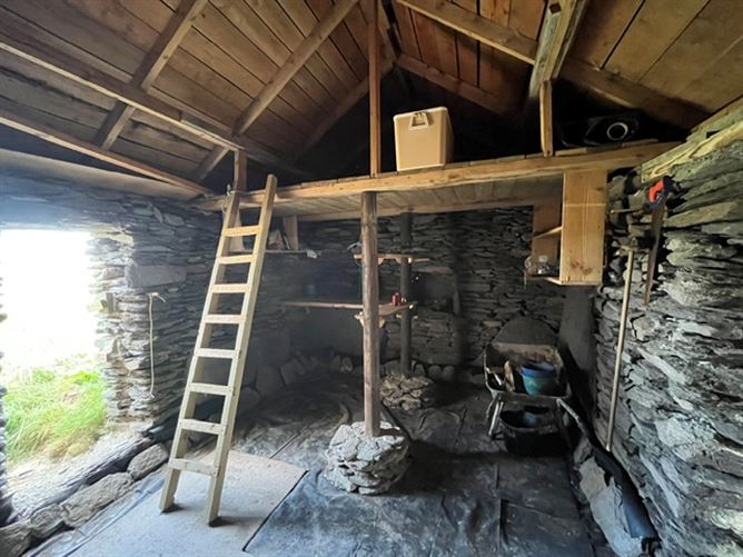 Photo 18 of 29 — Goat Island, Schull, West Cork