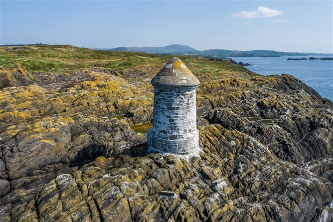 Photo 11 of 29 — Goat Island, Schull, West Cork