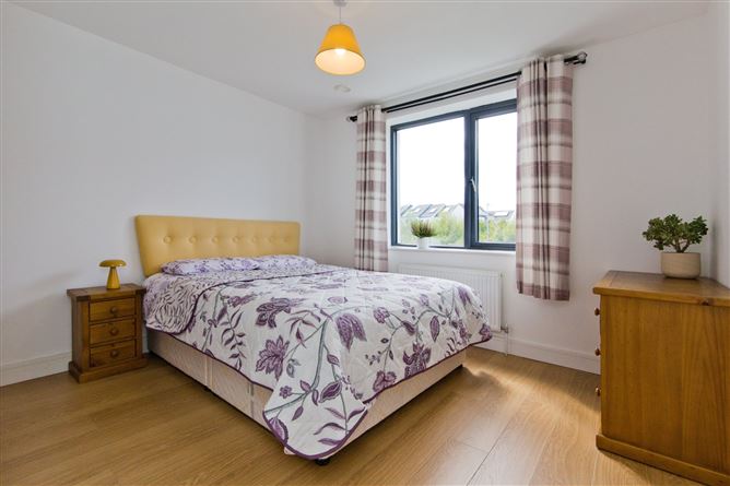 Photo 13 of 19 — 7 The Hall, Scholarstown Wood, Rathfarnham, Dublin 16
