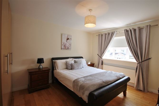 10 Haydens Park Glade, Lucan, Co. Dublin