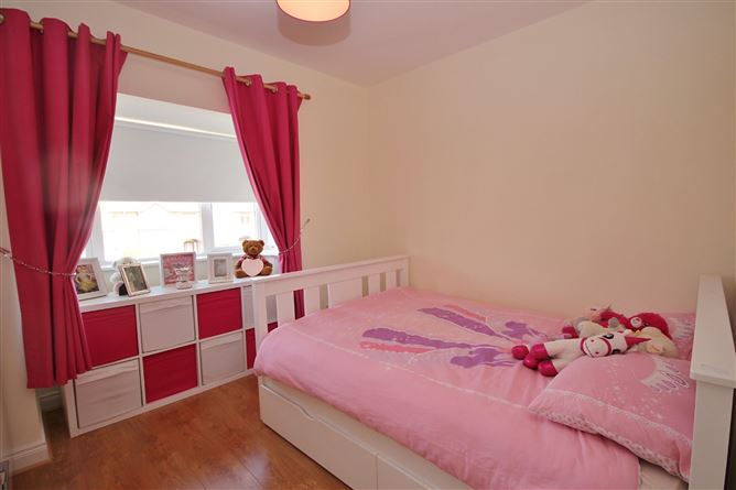 10 Haydens Park Glade, Lucan, Co. Dublin