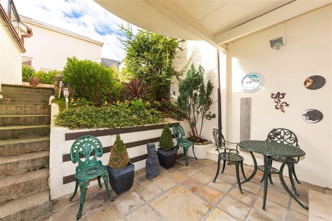 9 Marine Terrace, Dun Laoghaire, Co. Dublin