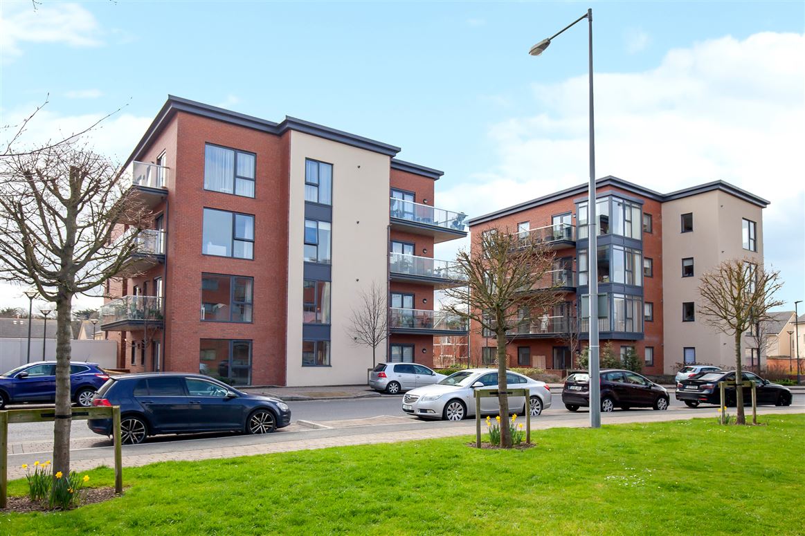 18 Clonbern, Phoenix Park Racecourse, Castleknock, Dublin 15 Sherry