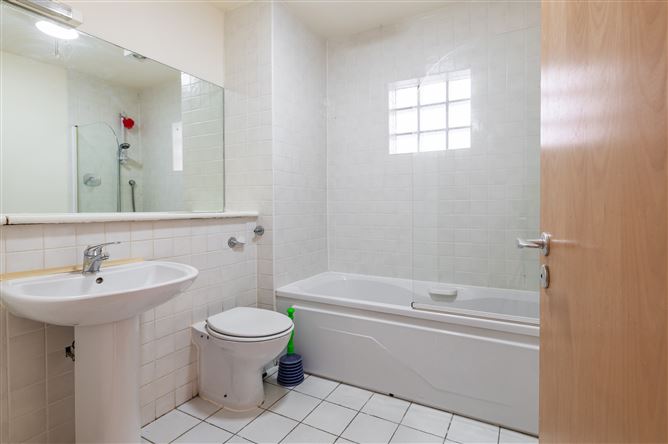 Apt. 80 The Atrium, Roebuck Hill Apts., Clonskeagh, Dublin 14