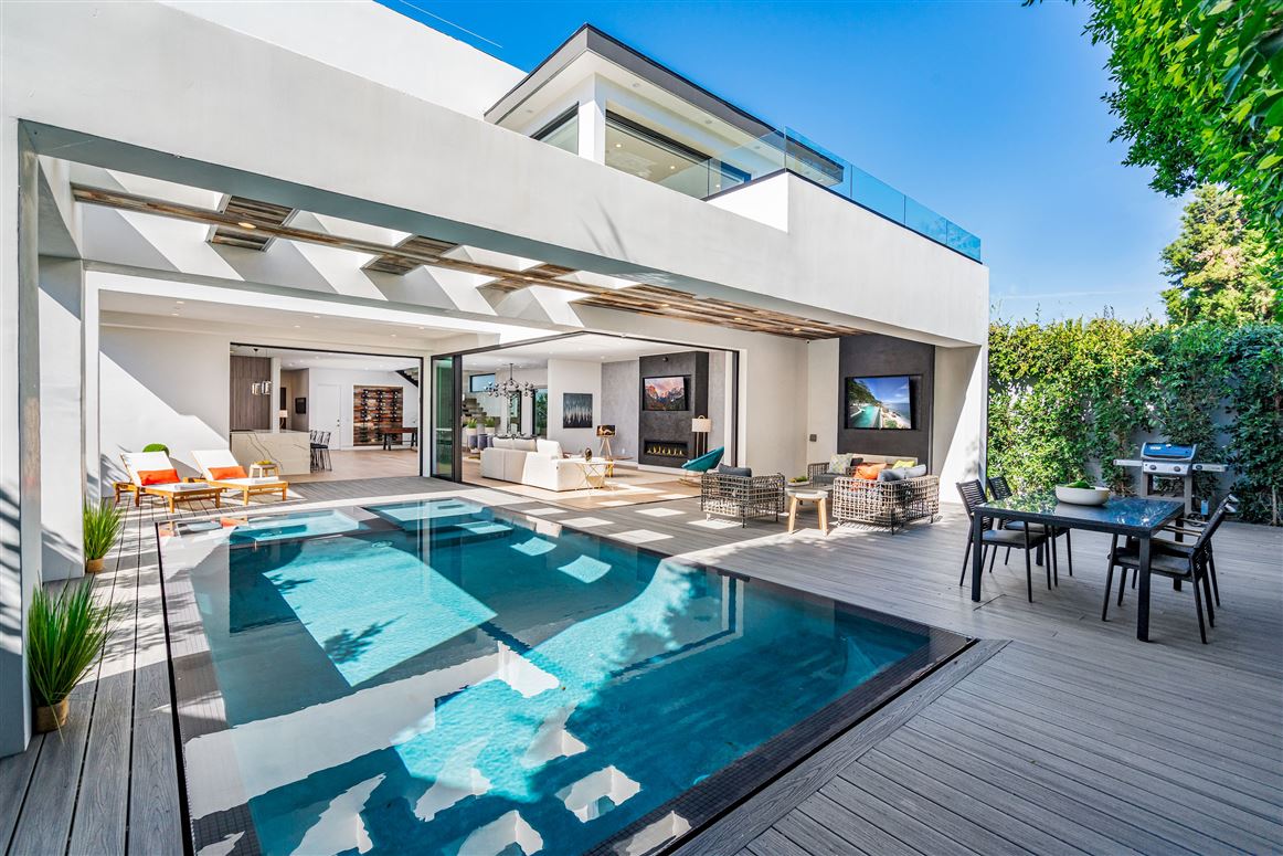Seamlessly Chic,Los Angeles,California,USA