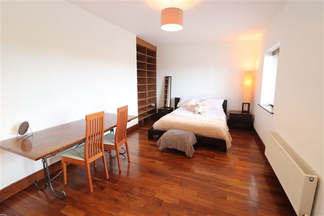 https://photos-a.propertyimages.ie/media/0/7/2/5002270/862f6400-bb2e-4beb-a8a9-a9becaee6eb0_l.jpg