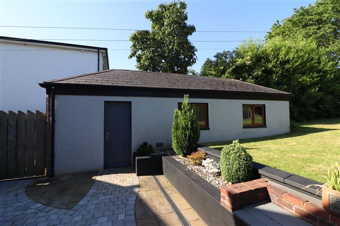 https://photos-a.propertyimages.ie/media/0/7/2/5002270/862f6400-bb2e-4beb-a8a9-a9becaee6eb0_l.jpg