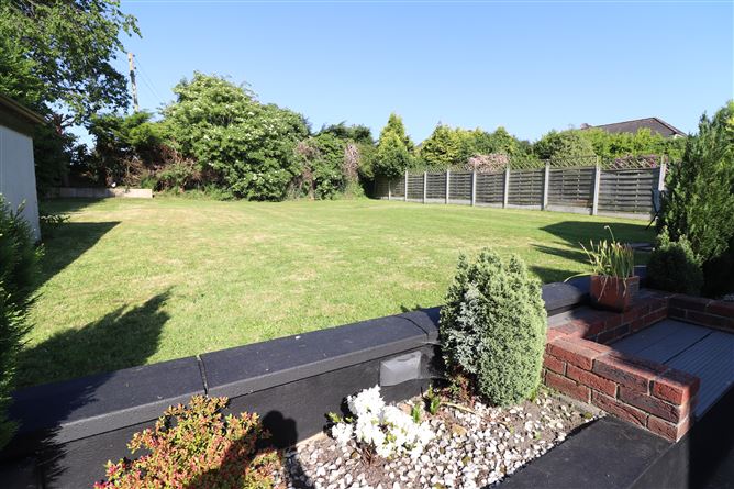 https://photos-a.propertyimages.ie/media/0/7/2/5002270/862f6400-bb2e-4beb-a8a9-a9becaee6eb0_l.jpg