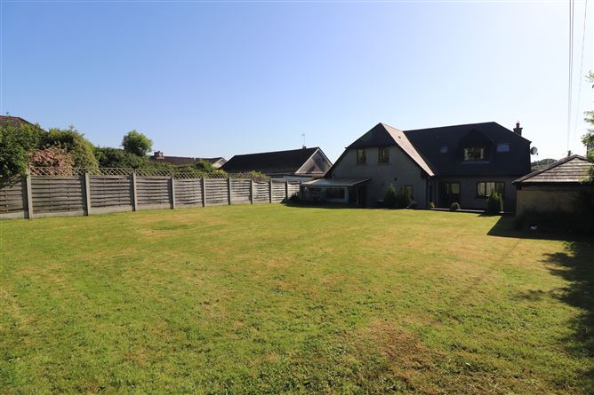 https://photos-a.propertyimages.ie/media/0/7/2/5002270/862f6400-bb2e-4beb-a8a9-a9becaee6eb0_l.jpg