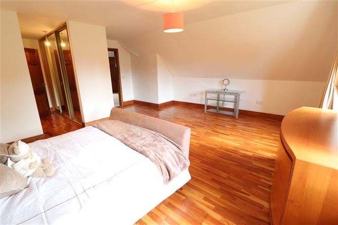 https://photos-a.propertyimages.ie/media/0/7/2/5002270/862f6400-bb2e-4beb-a8a9-a9becaee6eb0_l.jpg