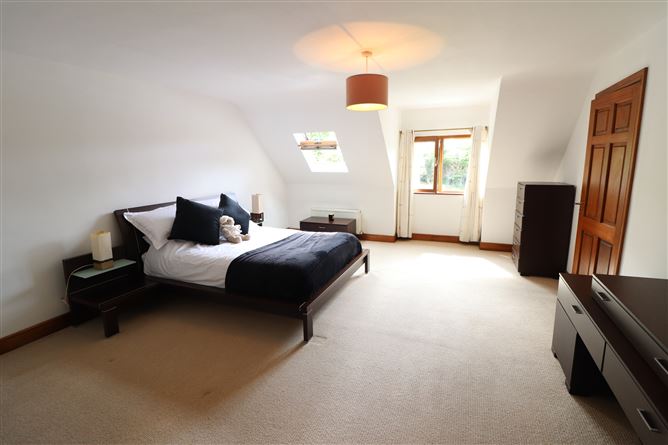 https://photos-a.propertyimages.ie/media/0/7/2/5002270/862f6400-bb2e-4beb-a8a9-a9becaee6eb0_l.jpg