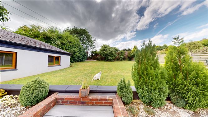 https://photos-a.propertyimages.ie/media/0/7/2/5002270/862f6400-bb2e-4beb-a8a9-a9becaee6eb0_l.jpg