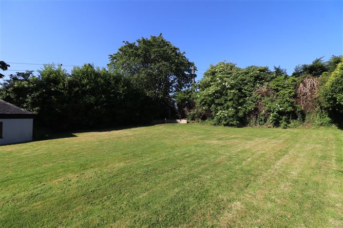 https://photos-a.propertyimages.ie/media/0/7/2/5002270/862f6400-bb2e-4beb-a8a9-a9becaee6eb0_l.jpg