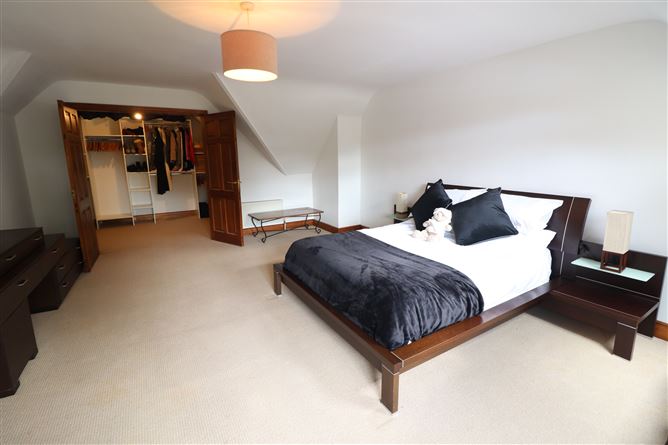 https://photos-a.propertyimages.ie/media/0/7/2/5002270/862f6400-bb2e-4beb-a8a9-a9becaee6eb0_l.jpg