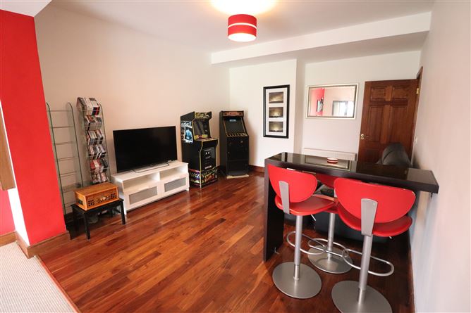https://photos-a.propertyimages.ie/media/0/7/2/5002270/862f6400-bb2e-4beb-a8a9-a9becaee6eb0_l.jpg