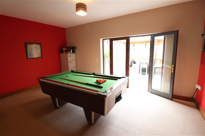 https://photos-a.propertyimages.ie/media/0/7/2/5002270/862f6400-bb2e-4beb-a8a9-a9becaee6eb0_l.jpg