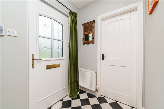 https://photos-a.propertyimages.ie/media/0/7/2/5026270/d1cf6d63-0b10-4eb6-9014-4d3f09dc3ac7_l.jpg