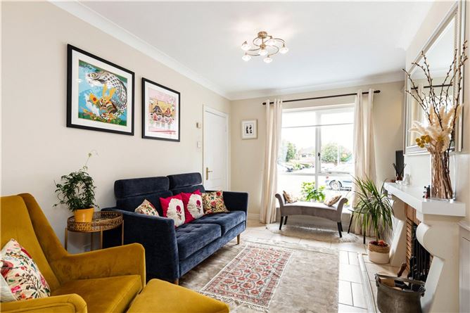 https://photos-a.propertyimages.ie/media/0/7/3/4959370/3204c208-2bdf-4d24-8e3a-9d59c71f4f9b_l.jpg