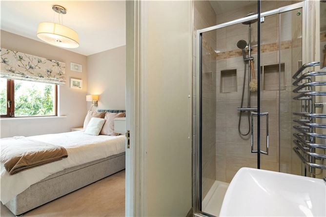 https://photos-a.propertyimages.ie/media/0/7/3/4959370/3204c208-2bdf-4d24-8e3a-9d59c71f4f9b_l.jpg