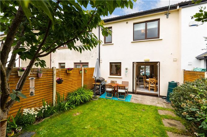 https://photos-a.propertyimages.ie/media/0/7/3/4959370/3204c208-2bdf-4d24-8e3a-9d59c71f4f9b_l.jpg