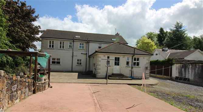 Aughoyne Cross, Carlow Town, Carlow