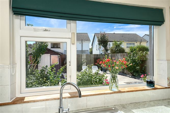 Photo 13 of 47 — 5 Woodvale Grove, Clonsilla, Dublin 15