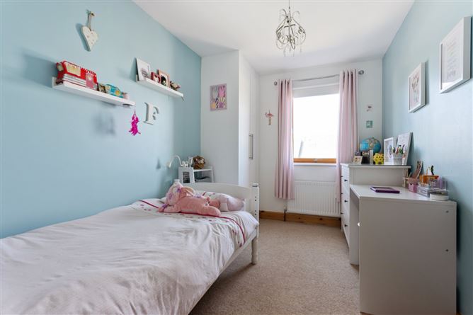 3 Belarmine Grange, Stepaside, Dublin 18