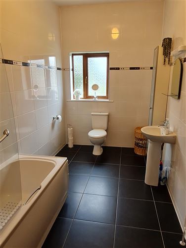 3 Shannon Quays, Rooskey, Leitrim