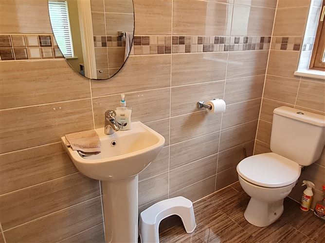 3 Shannon Quays, Rooskey, Leitrim