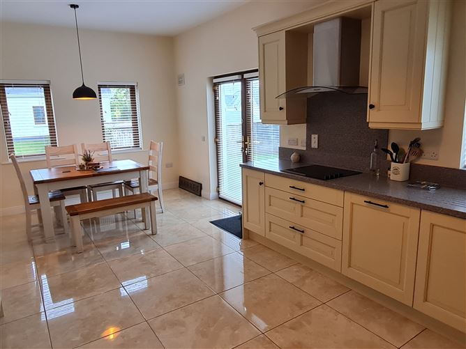 3 Shannon Quays, Rooskey, Leitrim