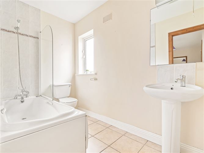 7 The Way, College Farm, Newbridge, Kildare