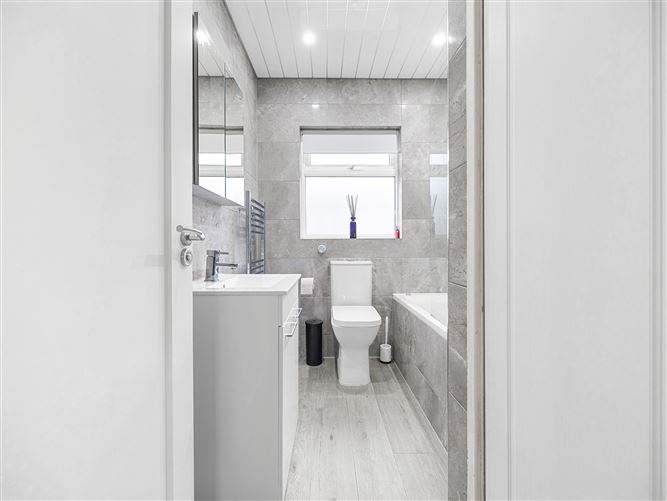 43 Carrigmore Drive, Aylesbury, Dublin 24