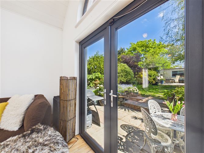https://photos-a.propertyimages.ie/media/0/7/4/4990470/ef774a4a-9c0c-4efa-8067-e36c8a67ca46_l.jpg