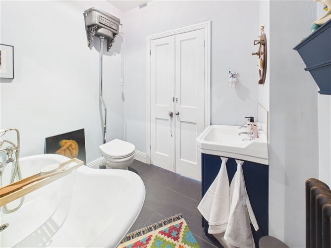 https://photos-a.propertyimages.ie/media/0/7/4/4990470/ef774a4a-9c0c-4efa-8067-e36c8a67ca46_l.jpg
