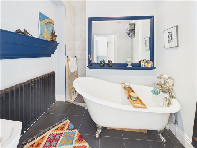 https://photos-a.propertyimages.ie/media/0/7/4/4990470/ef774a4a-9c0c-4efa-8067-e36c8a67ca46_l.jpg