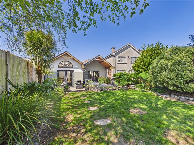 https://photos-a.propertyimages.ie/media/0/7/4/4990470/ef774a4a-9c0c-4efa-8067-e36c8a67ca46_l.jpg