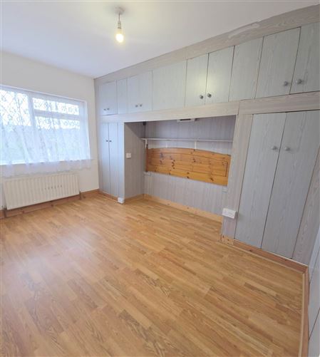 Photo 11 of 17 — 40 Castlepark, Ballybane, County Galway