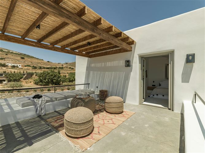 Island's Charm,Antiparos,Antiparos,Greece