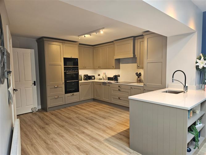 11 Broomhall Crescent, Rathnew, Wicklow