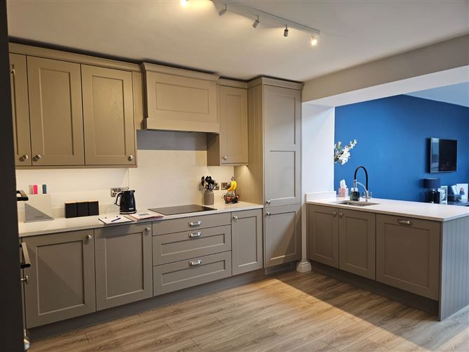 11 Broomhall Crescent, Rathnew, Wicklow