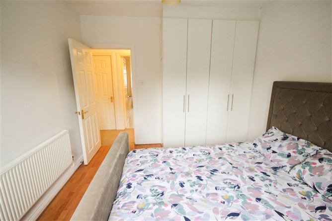 Two Bedroom Apartment, 23 Deerpark Court, Blessington, Wicklow