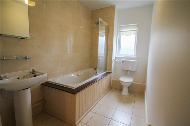 Two Bedroom Apartment, 23 Deerpark Court, Blessington, Wicklow