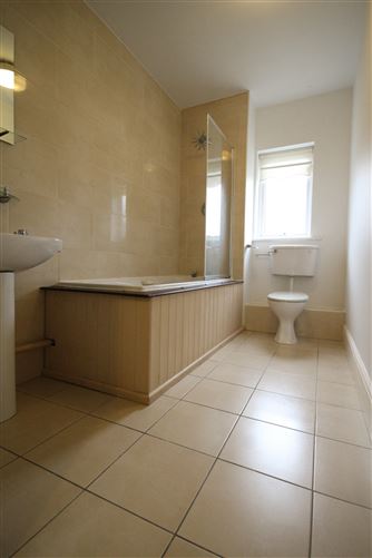 Two Bedroom Apartment, 23 Deerpark Court, Blessington, Wicklow