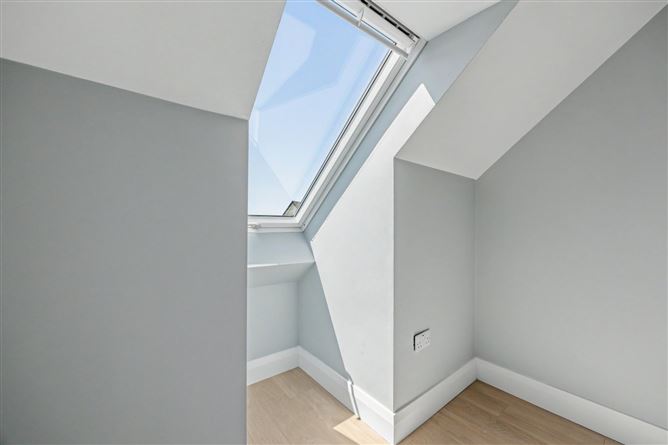 https://photos-a.propertyimages.ie/media/0/7/8/4948870/01f5199b-f7c7-4d85-bfa7-340e8a468a61_l.jpg