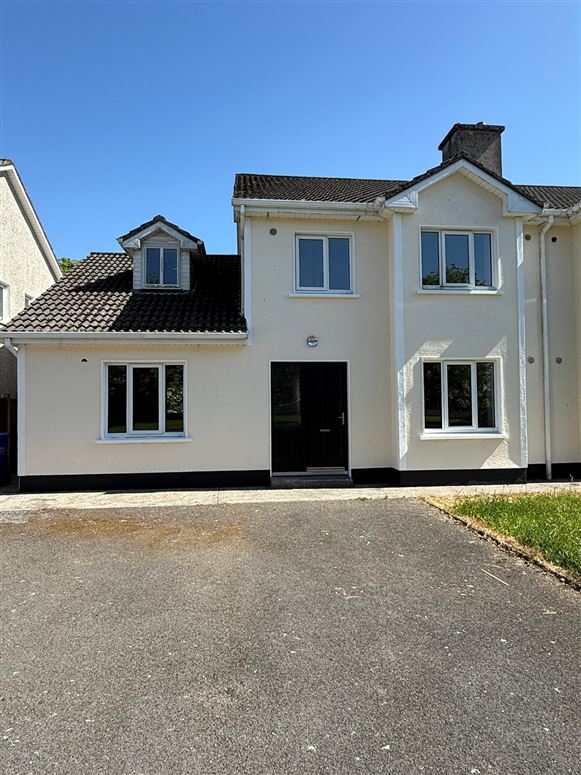 10 Woodside Park, Ballaghaderreen, Roscommon
