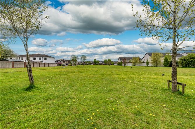 https://photos-a.propertyimages.ie/media/0/7/8/4997870/0584b86f-de4e-4bdf-ac83-6de8c6e93536_l.jpg