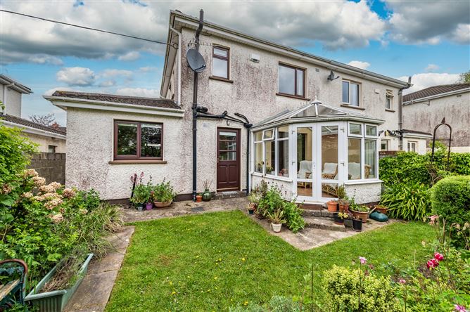 https://photos-a.propertyimages.ie/media/0/7/8/4997870/0584b86f-de4e-4bdf-ac83-6de8c6e93536_l.jpg