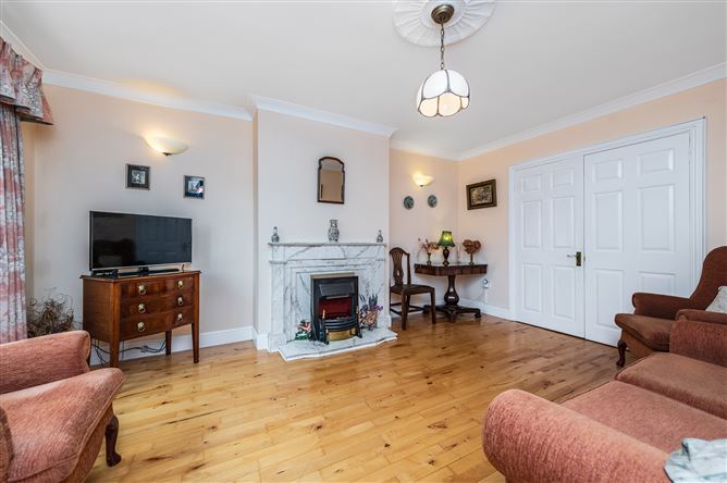 https://photos-a.propertyimages.ie/media/0/7/8/4997870/0584b86f-de4e-4bdf-ac83-6de8c6e93536_l.jpg