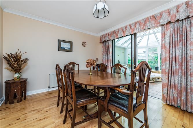 https://photos-a.propertyimages.ie/media/0/7/8/4997870/0584b86f-de4e-4bdf-ac83-6de8c6e93536_l.jpg