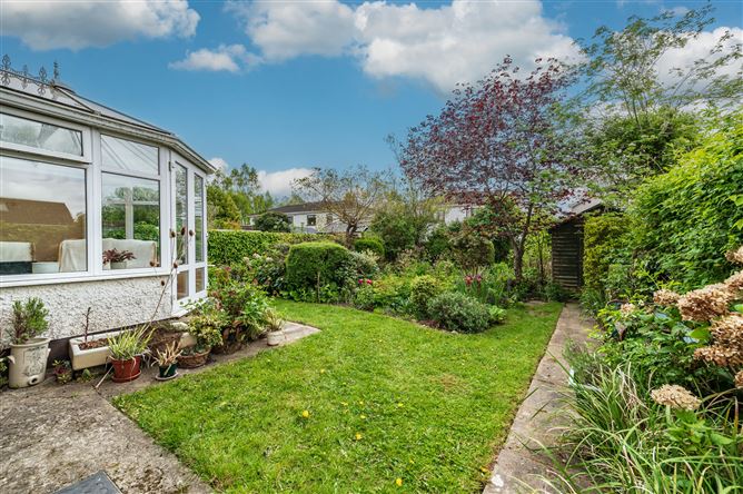 https://photos-a.propertyimages.ie/media/0/7/8/4997870/0584b86f-de4e-4bdf-ac83-6de8c6e93536_l.jpg